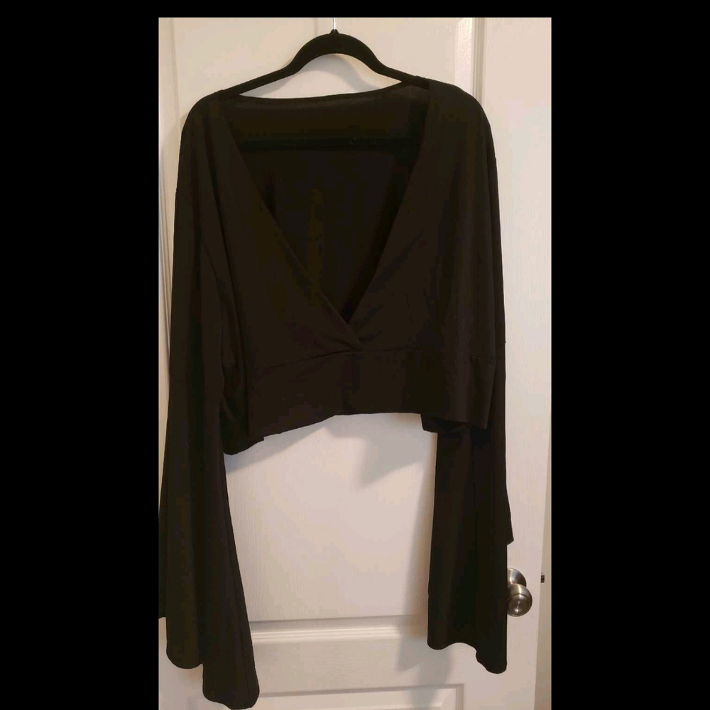 Shein Bell Sleeve Black Crop Top 5x